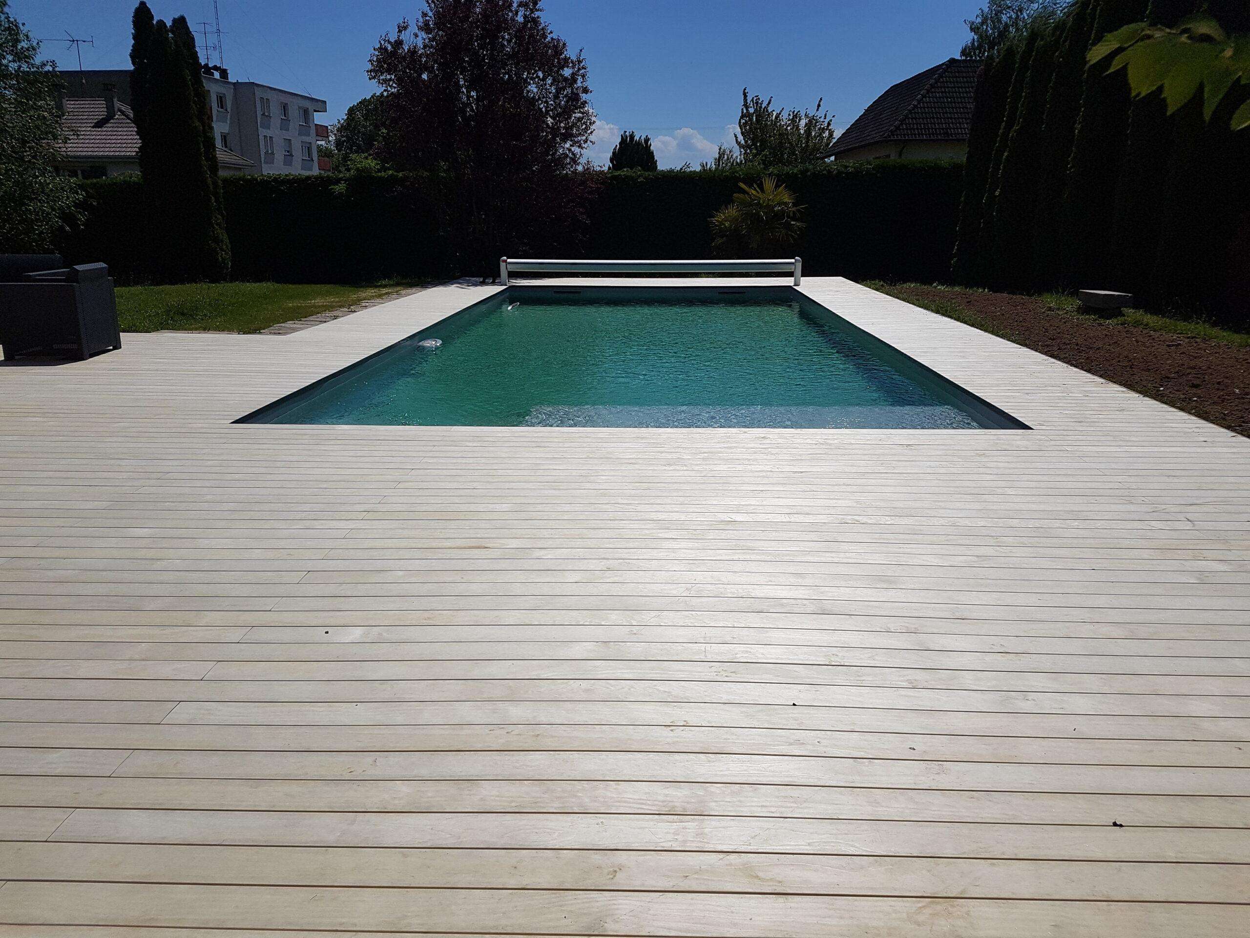 Terrasse a fleur de pelouse tour piscine - Après
