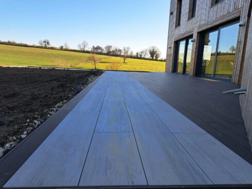 création terrasse sortie de jardin 90