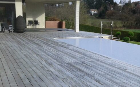 terrasse plage de piscine en rez de pelouse Bavilliers 90 étude