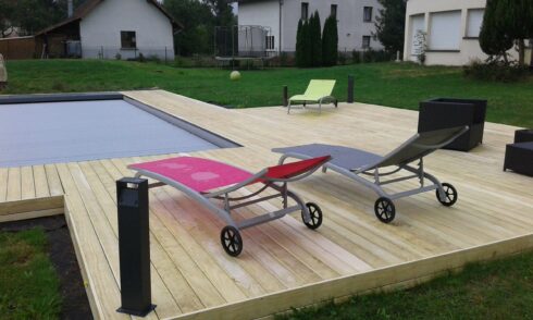 terrasse plage de piscine en rez de pelouse Lachapelle sous Chaux 90 installation