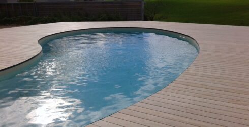 terrasse plage de piscine en rez de pelouse Montbéliard 25 3