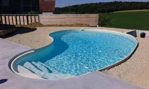 terrasse plage de piscine en rez de pelouse Montbéliard 25 pose