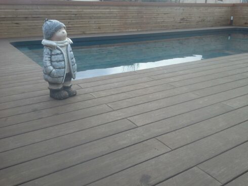 terrasse plage de piscine en rez de pelouse Trévenans 90 3