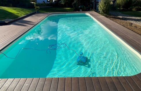 terrasse plage de piscine hors sol Montreux Jeune 68 installation